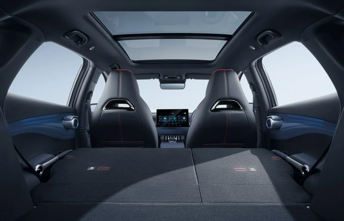 feature_2_eccfe81ca1